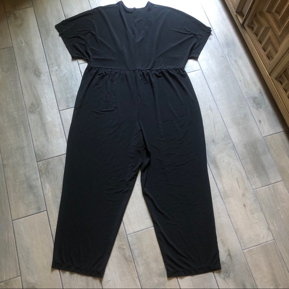 Swimsuits for all short sleeve semi sheer jumpsuit coverup. Size 18 / 20 - Picture 4 of 9